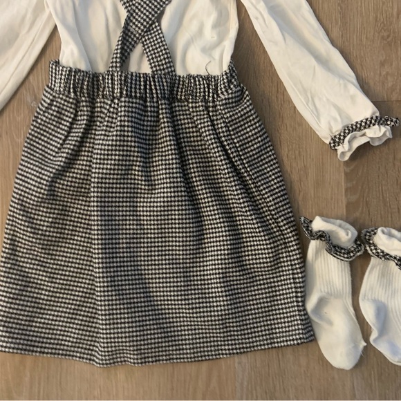 Max Studio Girl's Size 4T Black & White Checked Jumped Set With Matching Socks - Picture 9 of 9